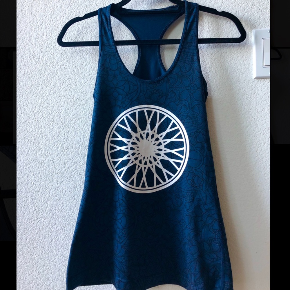NWOT Lululemon Women’s Athletic Top